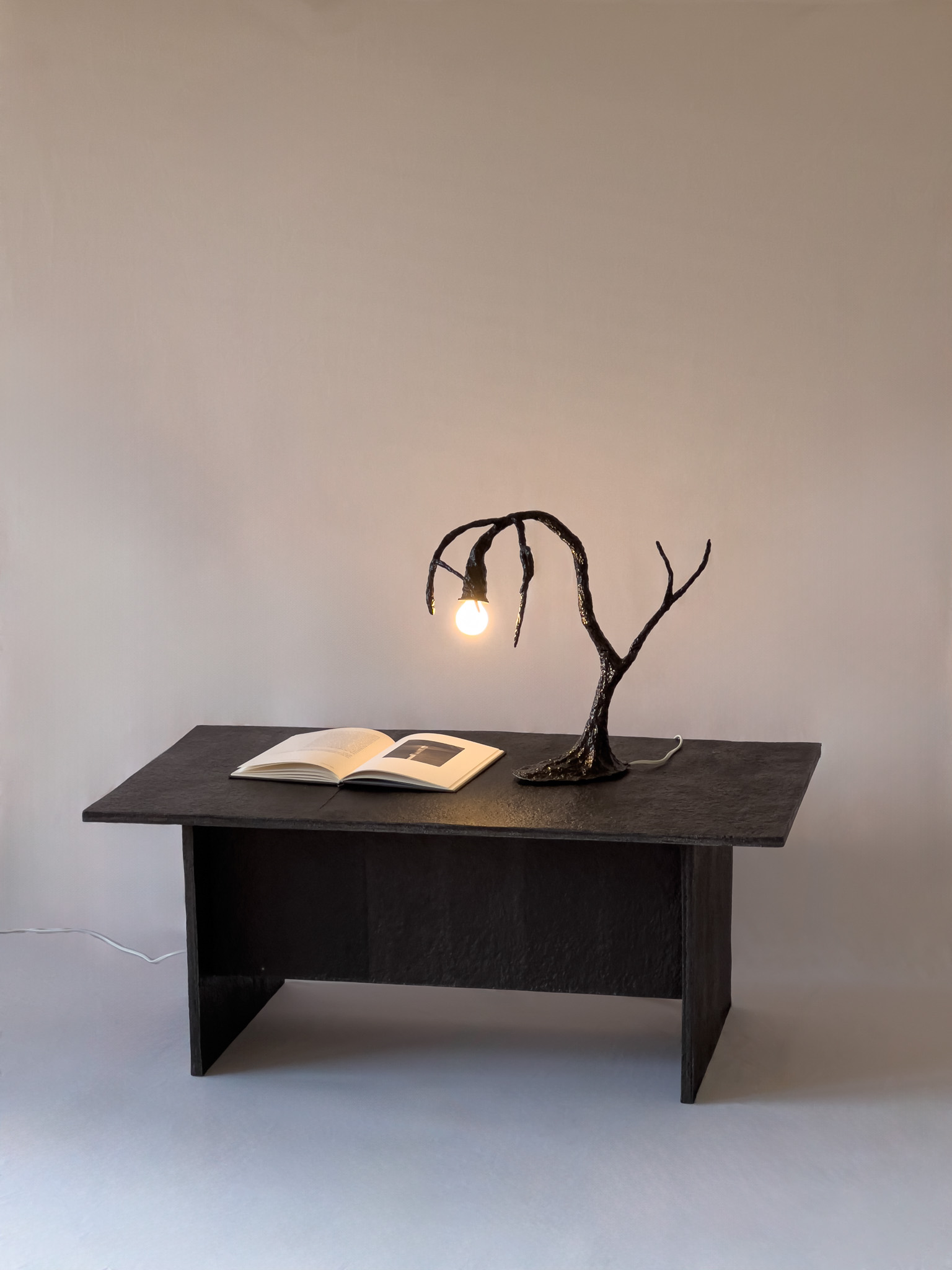 먹을 품은 종이 탁상 / INK-DYED PAPER TABLER 5